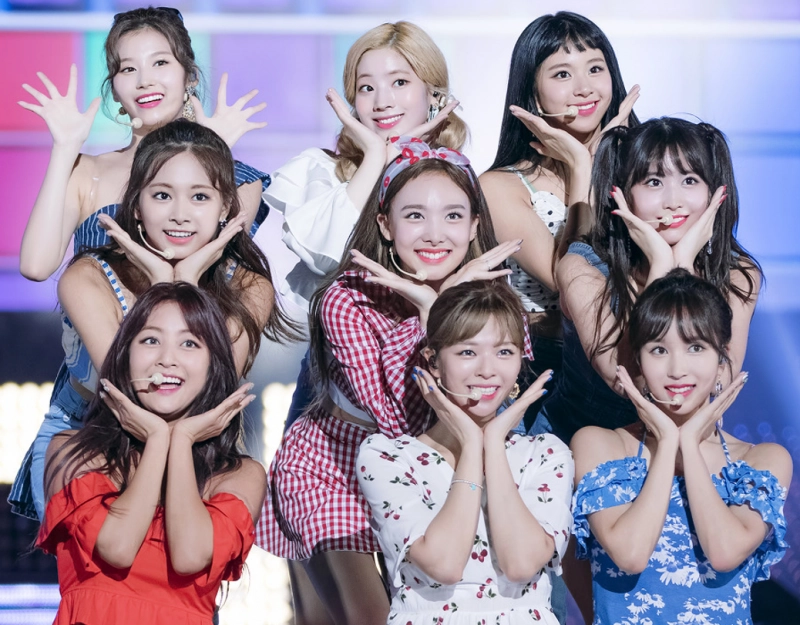 Twiceのデイリールックはチェック 9人9色のチェックを紹介