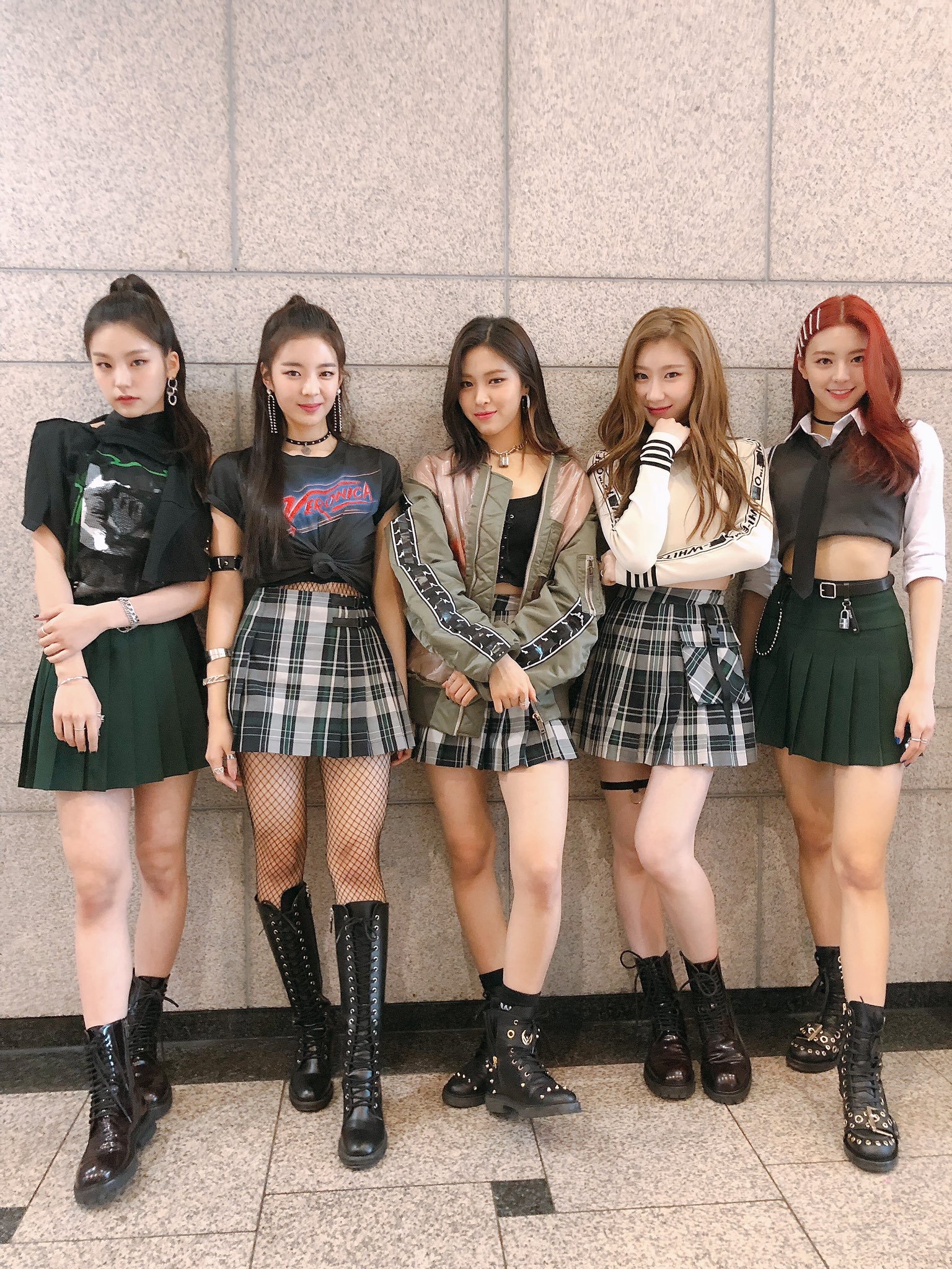 デビュー後の勢いが凄い！TWICEの妹グループ「ITZY」の